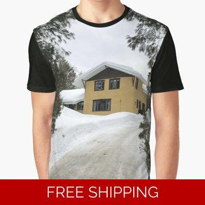 Le Studio Graphic T-Shirt Guest House Winter 2020